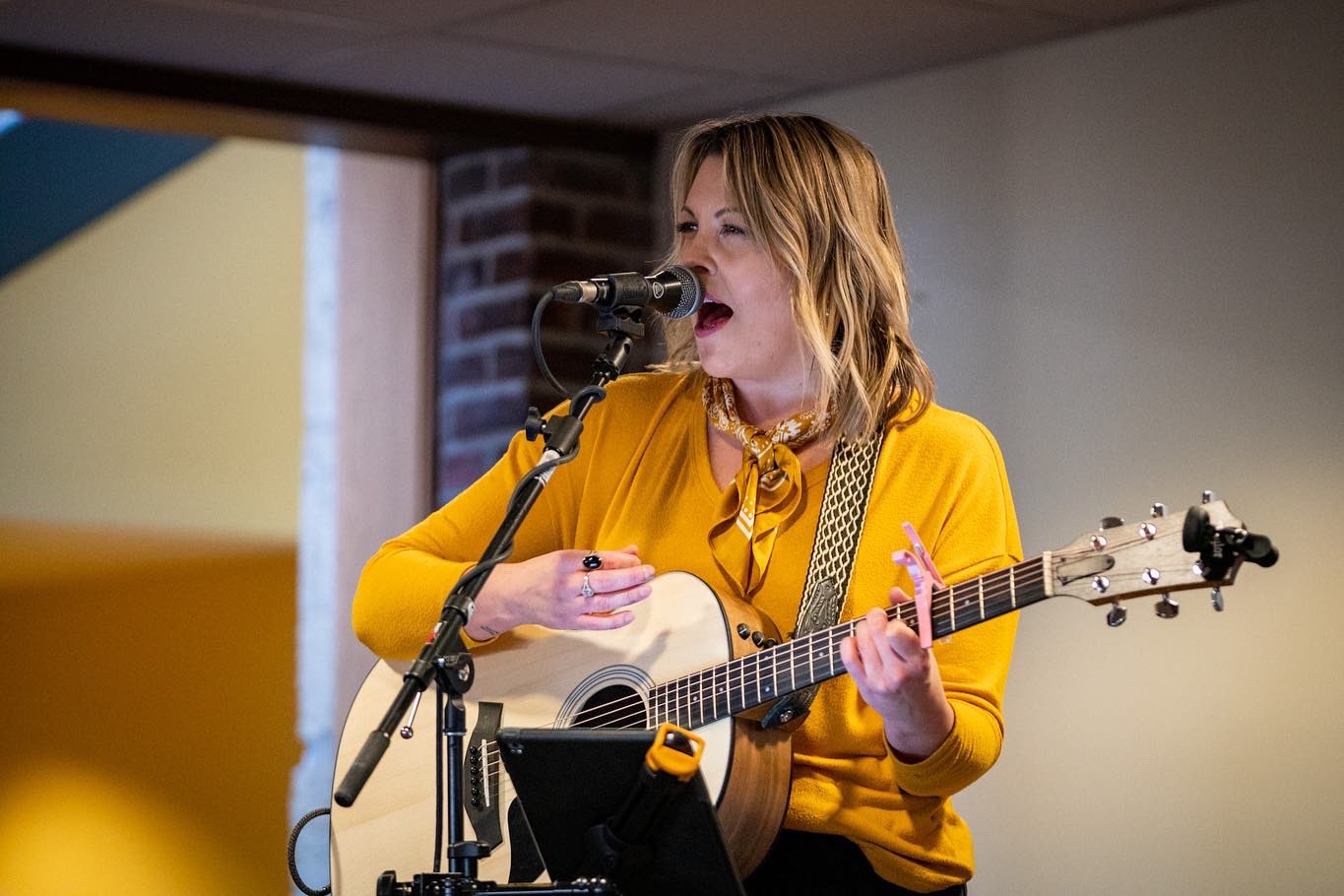 Loras College Alumni The Duhawk Bash Is Underway At The Pub Thanks To Elizabeth Mary Music For Some Great Live Music Duhawkday T Co Wqnz9jl75x Twitter