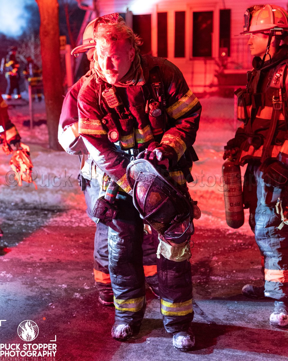 PSPhoto1's tweet photo. On February 26th, Rochester firefighters worked a fire in a vacant dwelling on Wilder Street. See more at https://t.co/g3KzOJ5UU9.
#Roc #Rochester #RochesterNewYork #NewYork #RFD #RochesterFire #RochesterFireDepartment #RochesterFD #MonroeCounty #StructureFire #WorkingFire https://t.co/fQMpnCXCny