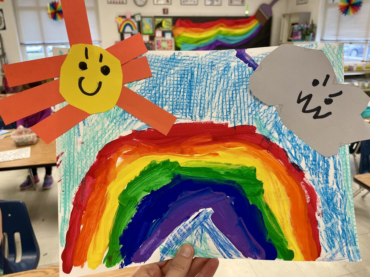 mrswynn_art's tweet photo. Sharing some kindergarten sunshine on this rainy day! 🌈 @LinkhornParkES @KScarbs @allyinvb https://t.co/2dNaN7DEwV