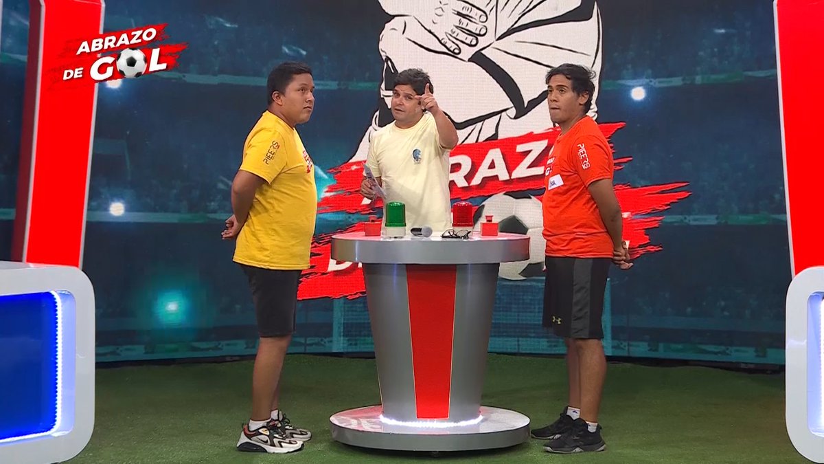willaxtv's tweet photo. #AbrazoDeGol
Estrenamos Abrazo de Gol con el enfretamiento de nuestros dos primeros equipos:
#SinfoníaDePoulsen vs. #VikingosFC ⚽
Sigue nuestra señal en vivo 👉 https://t.co/1dRkBmXcWy https://t.co/45f2iOUzGy