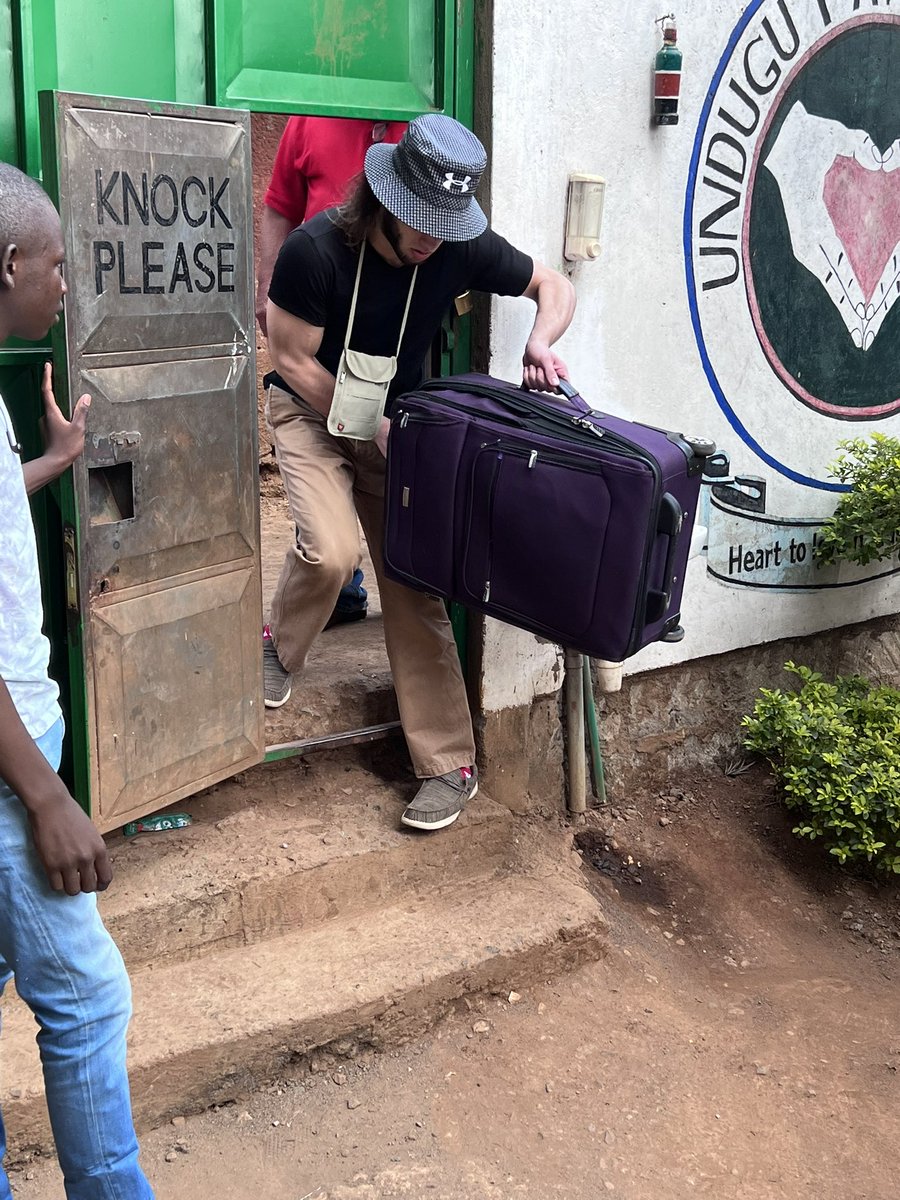SLJMXI's tweet photo. Day 5 in Nairobi, Kenya! Please enjoy the pictures. @WabashCollege #ImmersionLearning #ReligionInAfrica #WeCameWithGifts https://t.co/QPcnNyZJzi