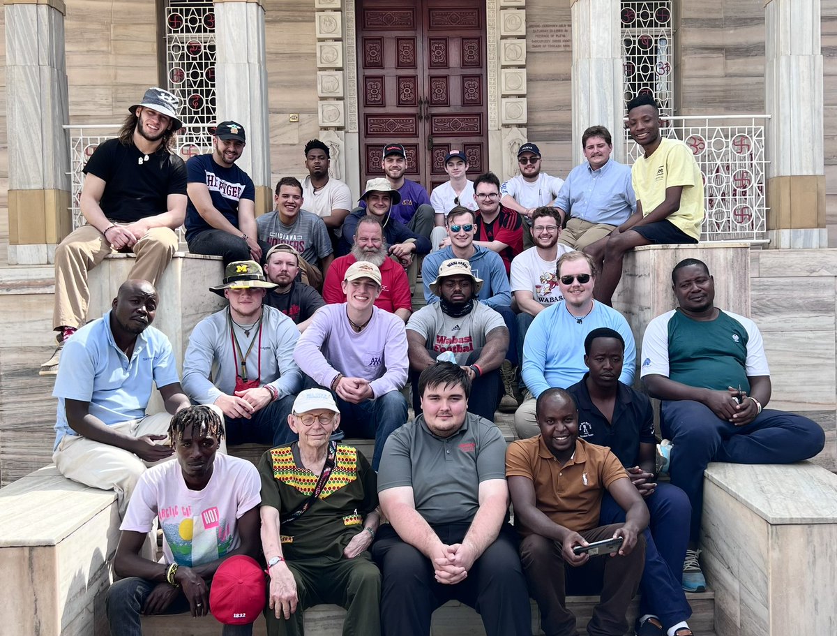 SLJMXI's tweet photo. Day 5 in Nairobi, Kenya! Please enjoy the pictures. @WabashCollege #ImmersionLearning #ReligionInAfrica #WeCameWithGifts https://t.co/QPcnNyZJzi