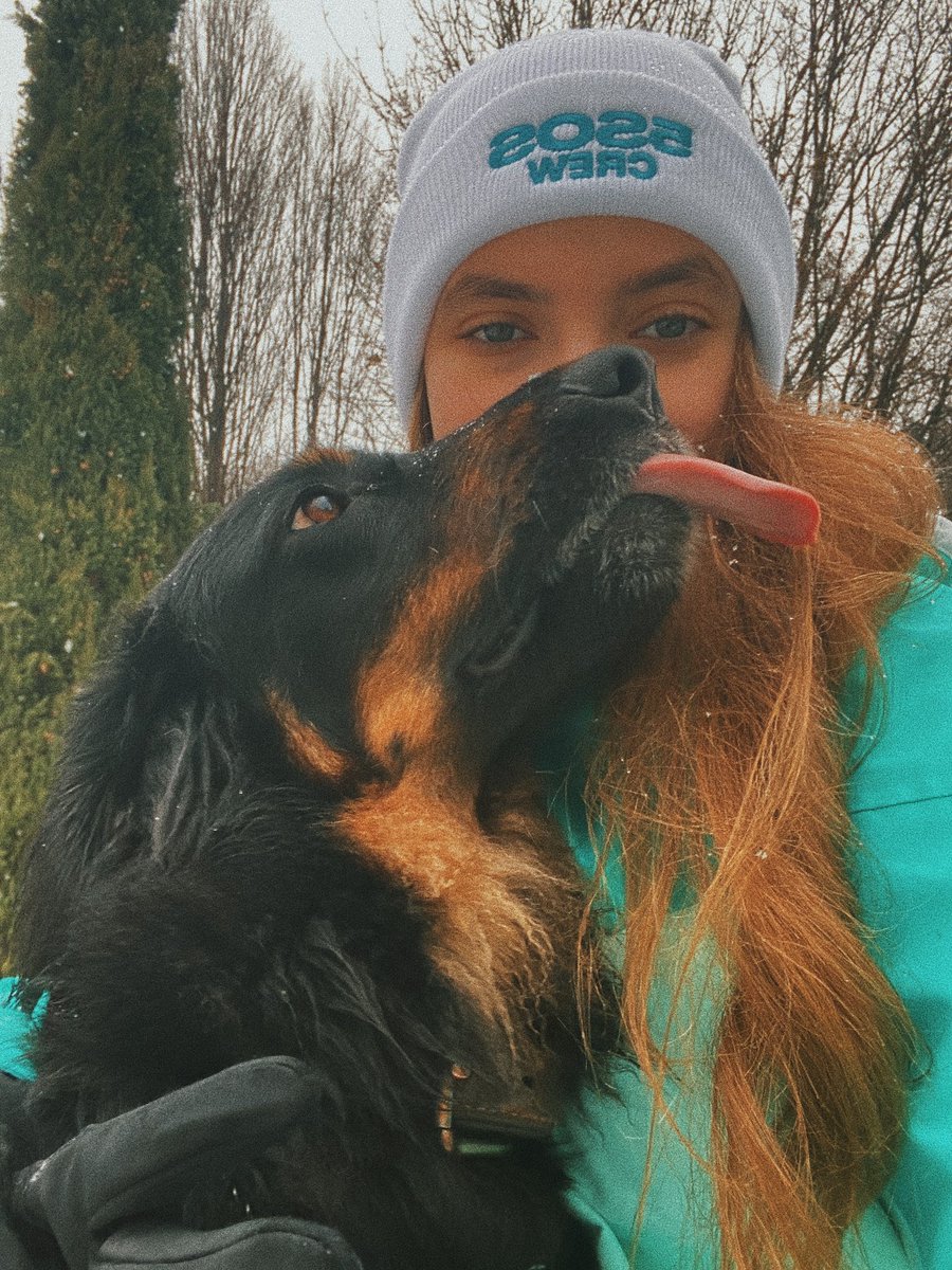 surfsupcaI's tweet image. #ThankYou5SOS for changing my life for the better: i’ve met my second family, discovered new passions, and began to love myself more for who i am. i love you @5SOS