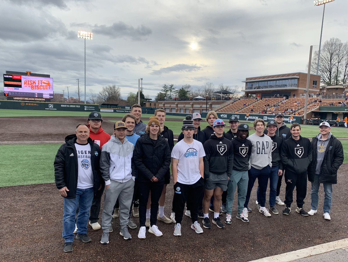 GraceTigersBSB's tweet photo. Great way to end our spring break trip to Tennessee after getting rained out this morning. #GoVols #GraceBaseball https://t.co/bAgIw9yxdm