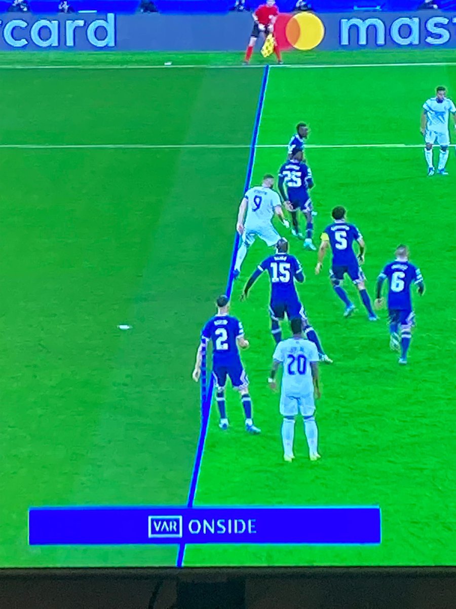 D_Pestana's tweet photo. @ellarguero @La_SER @javiherraez Paro en el codo que sino hay fuera de juego 😂 y el primera falta clarísima https://t.co/99FzKkcafB