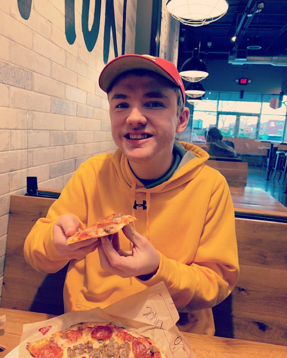 JohnSuchan's tweet photo. Any nights a good night for MODS PIZZA with Grant Man! #pizza #Modspizza @KJG_NBA @dawgpounddaily @CLEsportsTalk https://t.co/ocyaIaVAy3