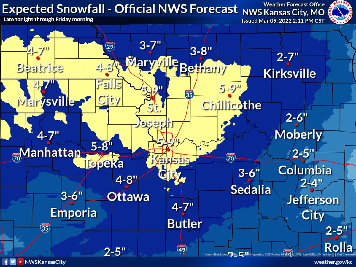 NWSKansasCity's tweet photo. Here's the latest snowfall forecast. Snow should begin overnight across NW MO/eastern KS and spread eastward through the morning hours. Snow comes to an end from northwest to southeast late Thurs night into Friday morning. Expect very hazardous travel conditions tomorrow! https://t.co/5YzP8Yd2qP