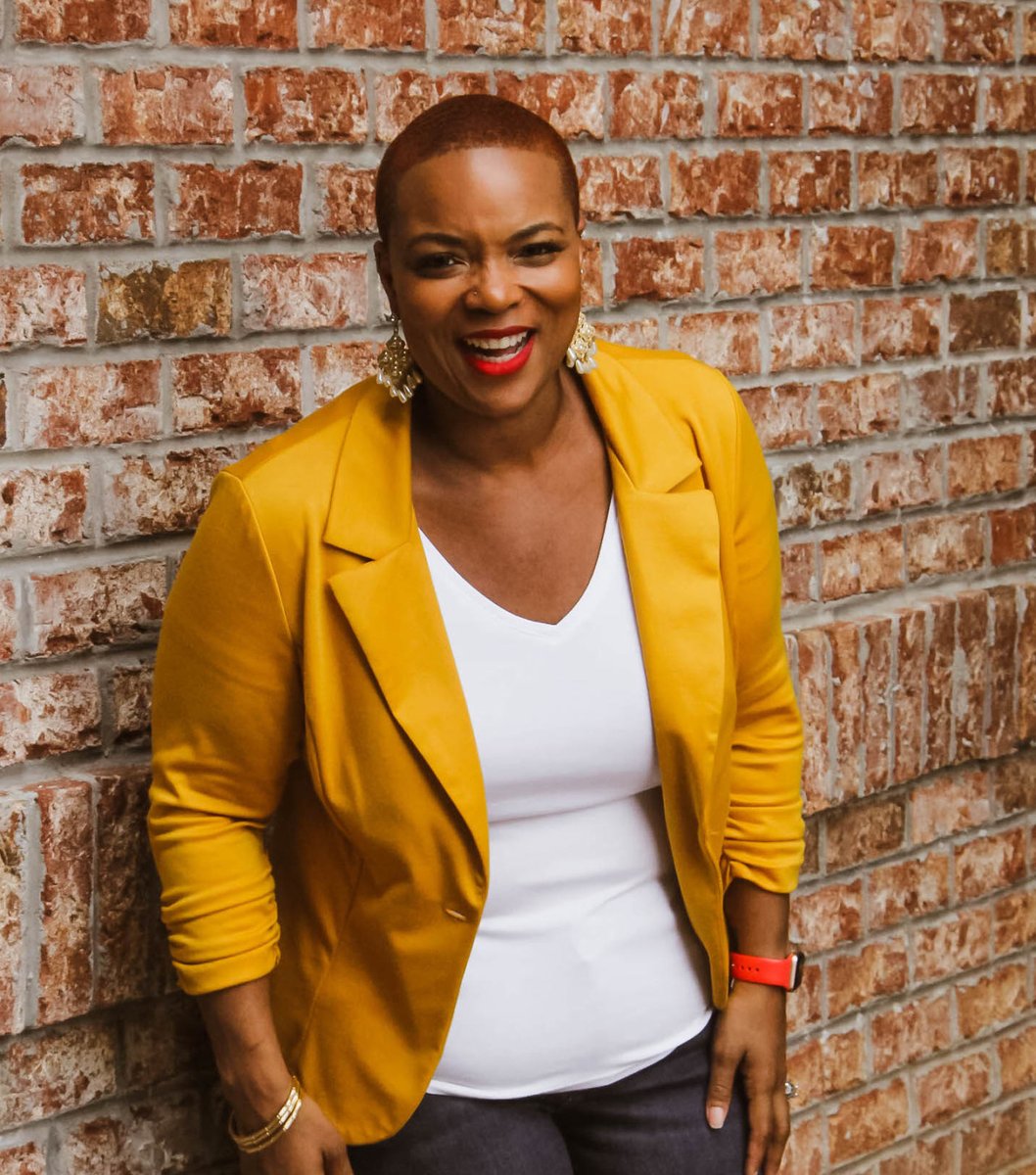 blackfirstgens's tweet image. A proud Charlottean and HBCU grad, Eve Hudson, Ph.D. is creator of first-of-its-kind initiatives noting The First-Gen Lounge, The First-Gen Shop, and First-Generation U. She is a speaker, podcaster, author, adjunct prof., and sits on the board for FLIP National. #BlackFirstGen