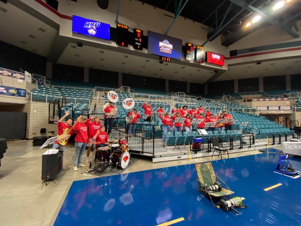 UIWBands's tweet photo. The CRBB is in the house! 🔴⚫️ Go Cards Go! https://t.co/qagICVArgJ