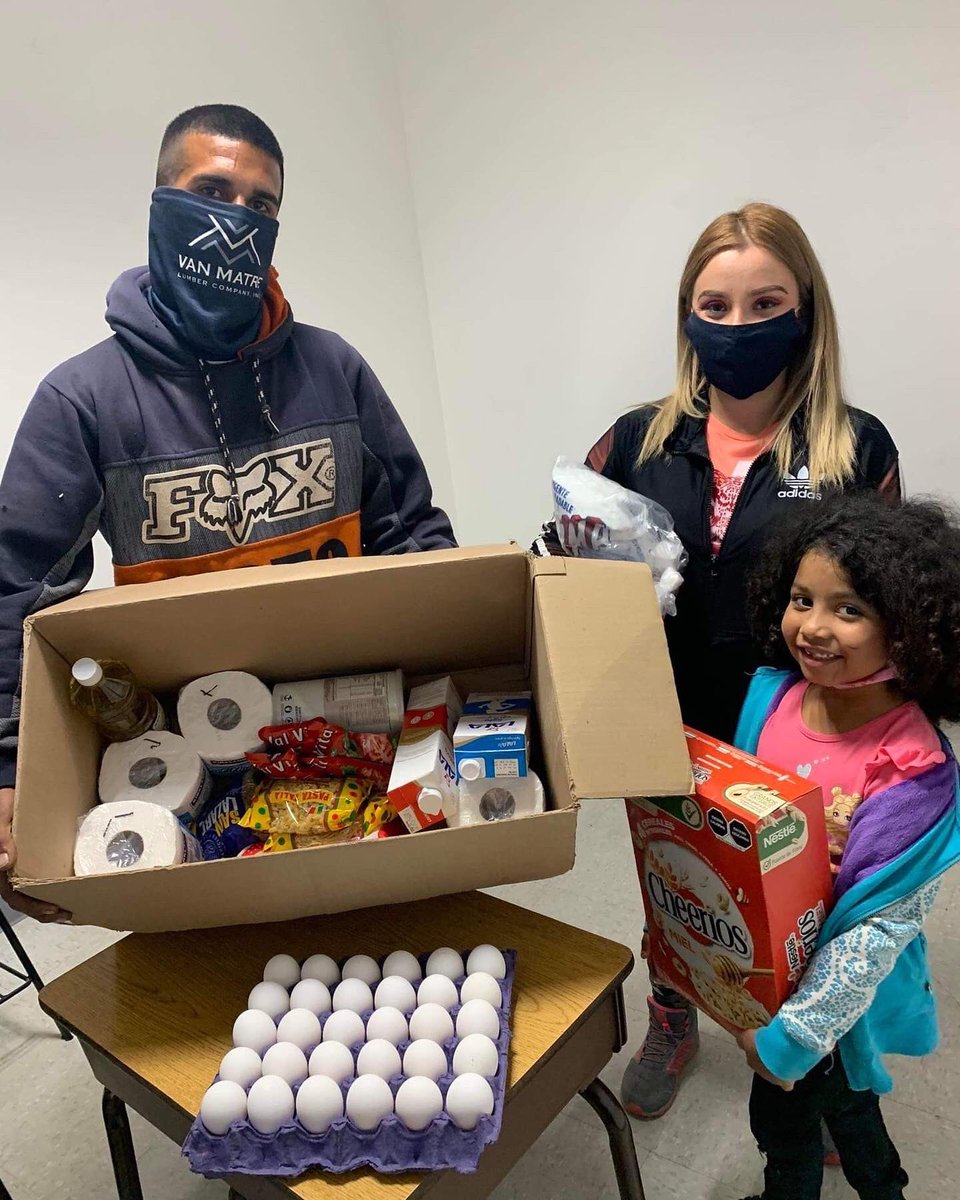 WBF_Global's tweet photo. Our relief package distribution to struggling families and Deaf individuals continue! Thank you #donors for making this happen. 🤟🏽🙏🏼🇲🇽🧏🏼‍♂️🙌🏽#deafministry #wbfglobal #loveLooksLikeFood #manifestLove #gofundme #GodisGood #donate #ensenada #mexico https://t.co/jUXwA0UU8F