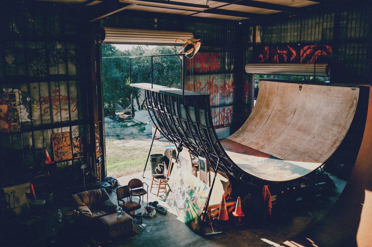 dylanmakar's tweet photo. oski at king ranch for his new dunk @nikesb https://t.co/AfVKh2Oq5p