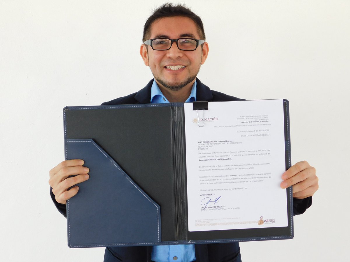 CAM_Chetumal's tweet photo. Un muy merecido reconocimiento al Mtro. William Abraham Puc Cárdenas, líder del Grupo de Investigación y Representante Institucional ante PRODEP, por la obtención de su Perfil Deseable. Nos sentimos muy orgullosos de su logro. ¡ENHORABUENA! 
#SomosCAM #SomosNormalistas 1/2 https://t.co/Bv4QGKLdZk