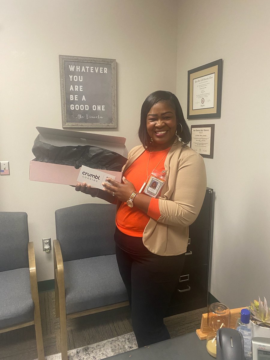kekewalker40's tweet photo. I walked into my office and received a huge surprise today from a parent. This made my heart smile! It's the small things that make the most impact. This is my WHY!
#GratefulAP
#ilovecrumblecookies https://t.co/nrZJaWevs3