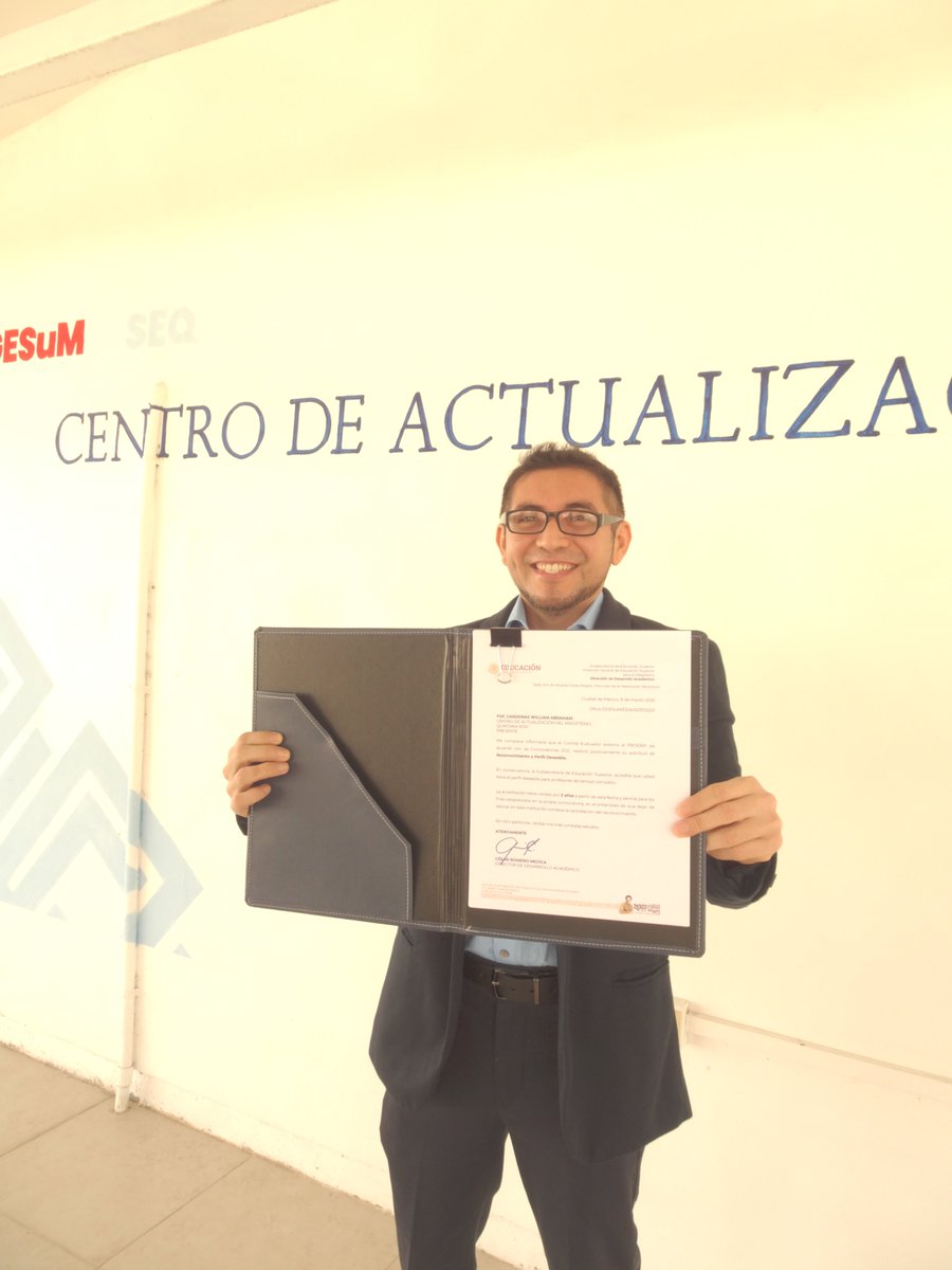 CAM_Chetumal's tweet photo. Un muy merecido reconocimiento al Mtro. William Abraham Puc Cárdenas, líder del Grupo de Investigación y Representante Institucional ante PRODEP, por la obtención de su Perfil Deseable. Nos sentimos muy orgullosos de su logro. ¡ENHORABUENA! 
#SomosCAM #SomosNormalistas 1/2 https://t.co/Bv4QGKLdZk