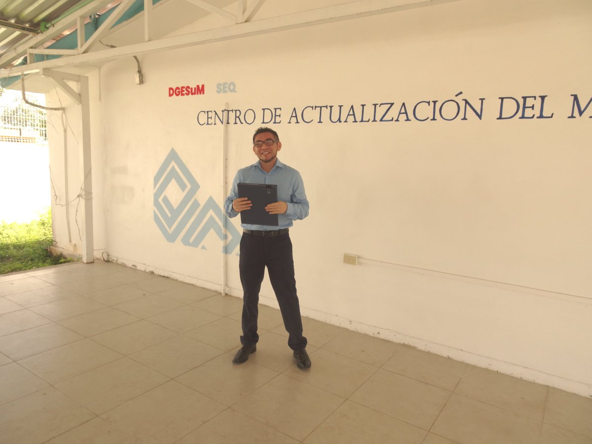 CAM_Chetumal's tweet photo. Un muy merecido reconocimiento al Mtro. William Abraham Puc Cárdenas, líder del Grupo de Investigación y Representante Institucional ante PRODEP, por la obtención de su Perfil Deseable. Nos sentimos muy orgullosos de su logro. ¡ENHORABUENA! 
#SomosCAM #SomosNormalistas 2/2 https://t.co/Bti45jtOXC