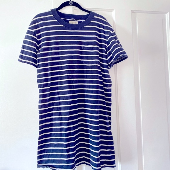 aspentreeshop's tweet photo. So good I had to share! Check out all the items I'm loving on @Poshmarkapp #poshmark #fashion #style #shopmycloset #madewell #marinelayer #solidstriped: https://t.co/gOsCij6FUk https://t.co/IGQ4yRgqPu