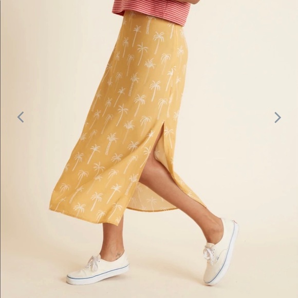 aspentreeshop's tweet photo. So good I had to share! Check out all the items I'm loving on @Poshmarkapp #poshmark #fashion #style #shopmycloset #madewell #marinelayer #solidstriped: https://t.co/gOsCij6FUk https://t.co/IGQ4yRgqPu
