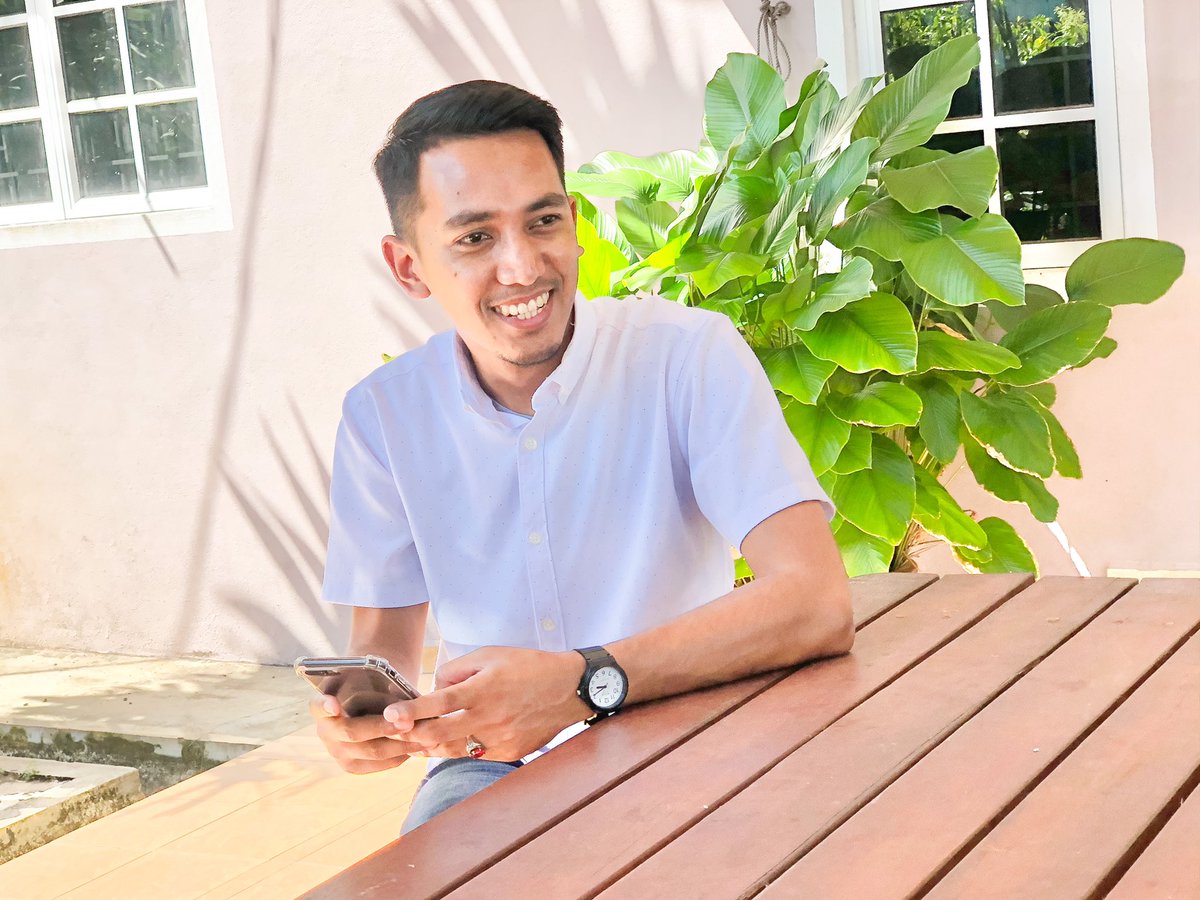 hamziirushde's tweet photo. ketawa saat diberi bahagia, usap air mata saat diberi ujian ‘rasa’ https://t.co/SKiNoduX3q