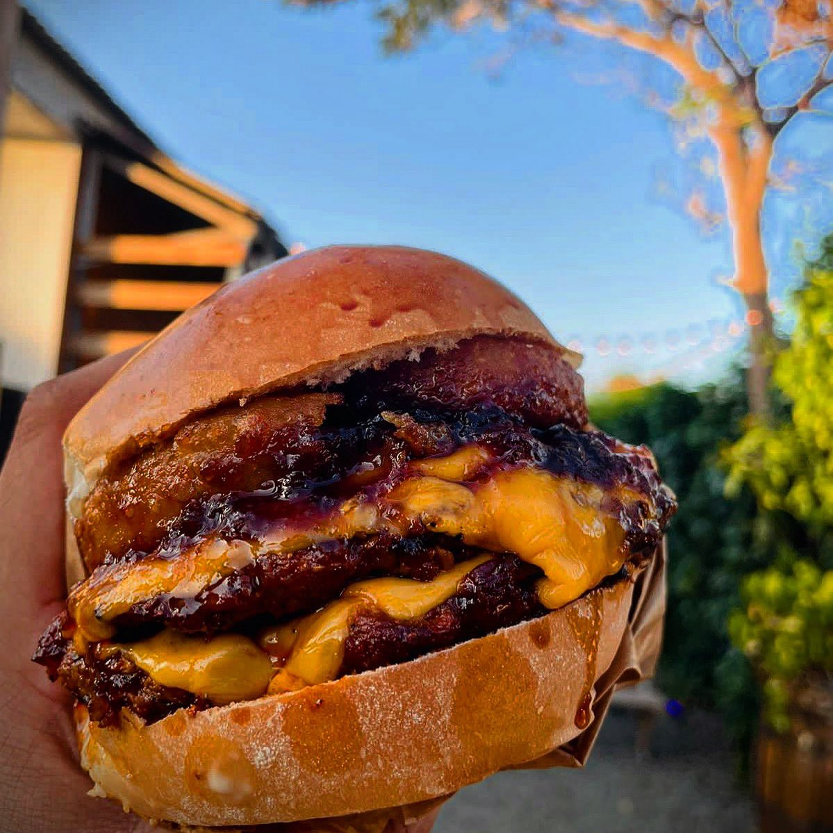 Burgermania8's tweet photo. Y ahora, un poema 🍔❤️ https://t.co/xXIsm57HlU