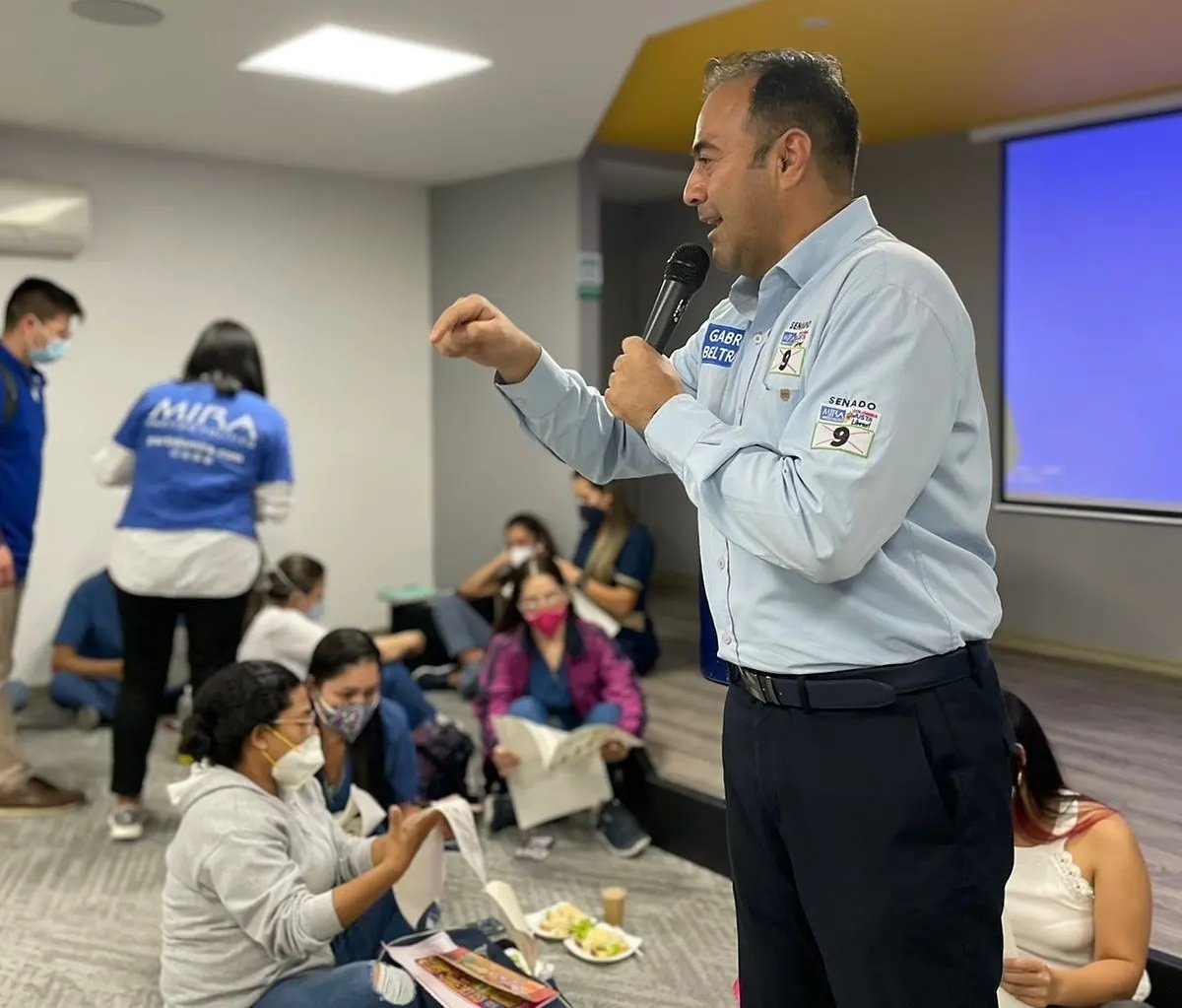 gabrielbeltranl's tweet photo. 🔵9️⃣🇨🇴 Trabajar en propuestas sobre la salud mental en el #Quindío también es una prioridad de @PartidoMIRA
@aydeelizarazoc #EquipoPorColombia
#SenadoMIRA9
@JuVillanuevaP #Camara103 https://t.co/AigSLqDv8p
