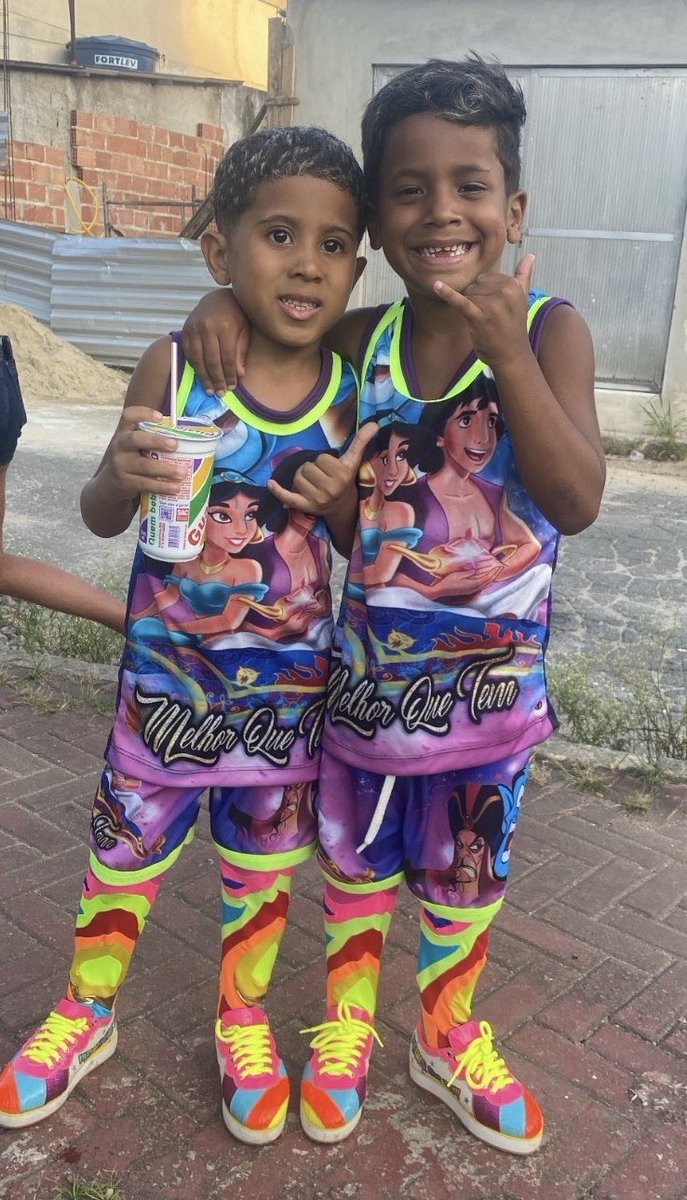 melhorquetem01's tweet photo. Hoje é com a tropa dos mascotes 🎭Ⓜ️🏆🎊 https://t.co/7B5icMvCYm