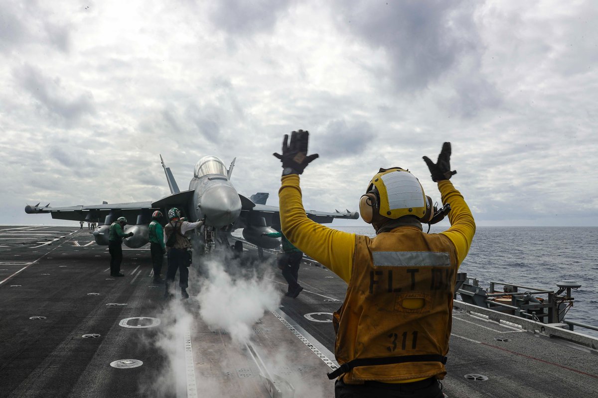 USPacificFleet's tweet photo. #VAQ133, #VFA14 and #VMFA314, assigned to #CVW9, conduct flight operations with @CVN_72 in @US7thFleet. 
📸: MC3 Javier Reyes
#FreeandOpenIndoPacific #Readiness #BlueGreenTeam https://t.co/XRLJgjbRk2