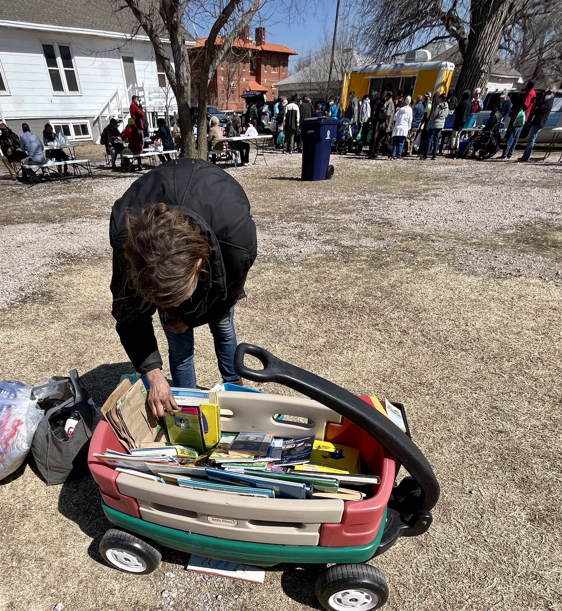 WagonRead's tweet photo. Community through books. Little Read Wagon gave out 54 books at Ice Angels of Mosaic UMC OKC homeless outreach today at lunchtime, including a bag of history books for Karen’s veterans. https://t.co/NJnfChn1CV