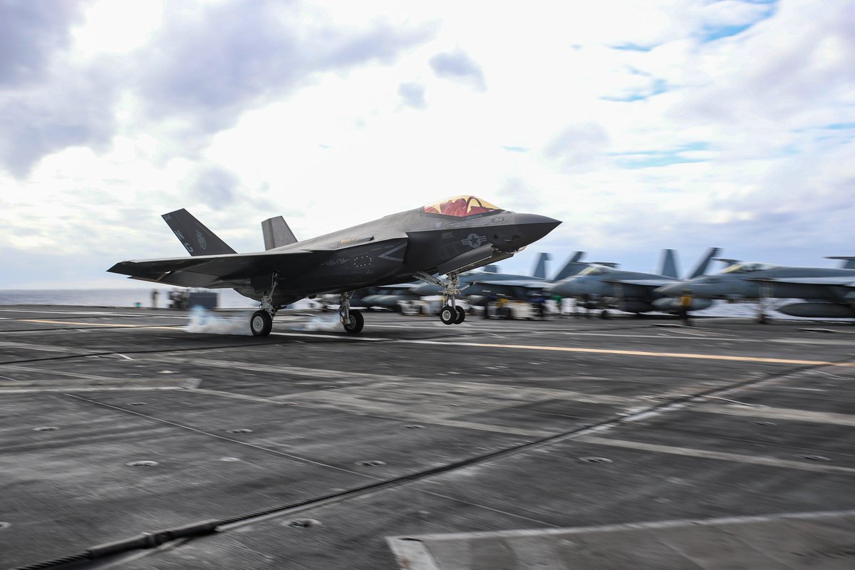 USPacificFleet's tweet photo. #VAQ133, #VFA14 and #VMFA314, assigned to #CVW9, conduct flight operations with @CVN_72 in @US7thFleet. 
📸: MC3 Javier Reyes
#FreeandOpenIndoPacific #Readiness #BlueGreenTeam https://t.co/XRLJgjbRk2