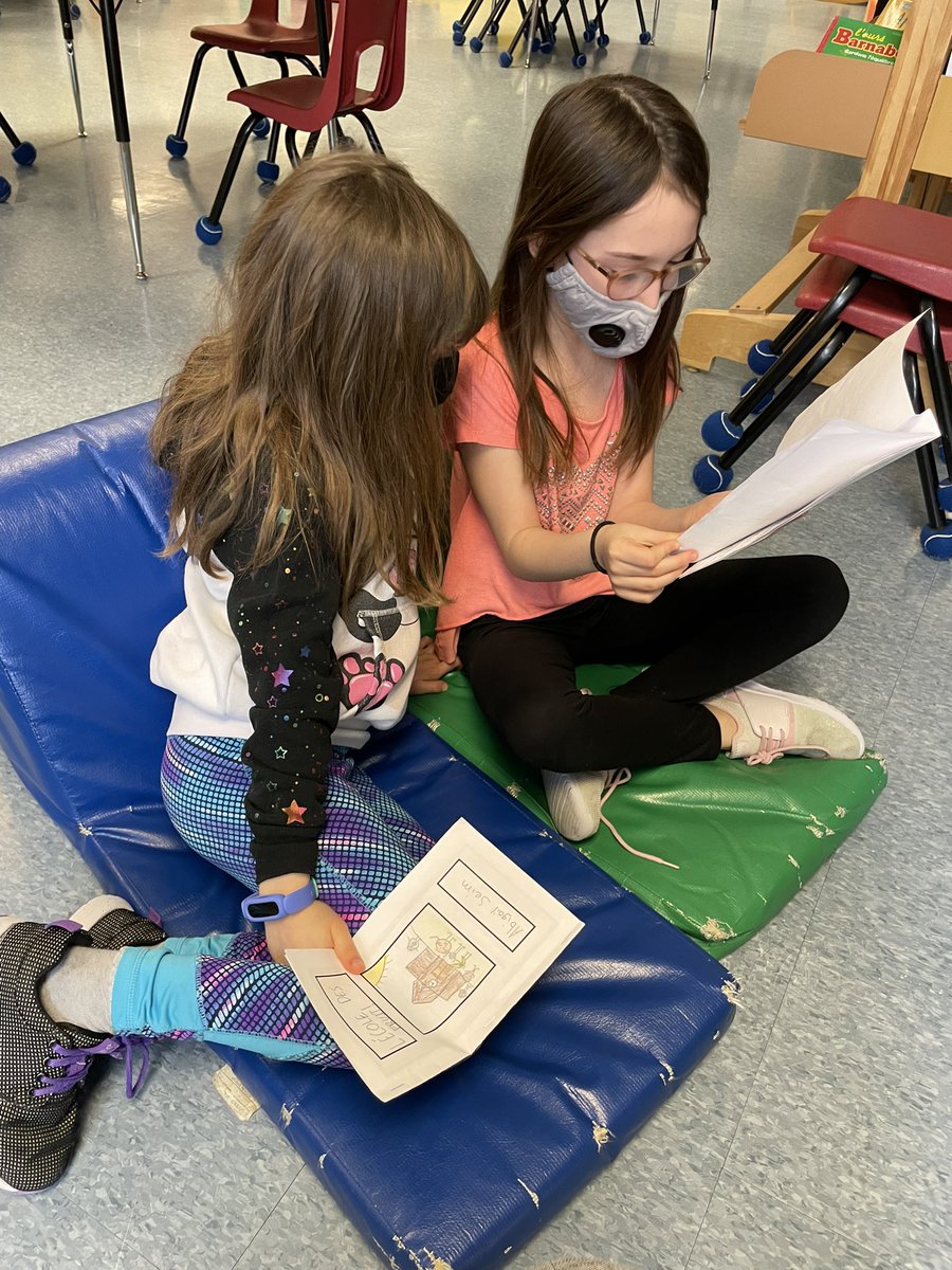 Quelle belle célébration d’auteurs à St-Jude ce matin! La fierté de cette classe m’a donné des frissons!  🎩 à l’équipe! #ateliersdécriture <a href="/MoniqueMayer9/">Monique Mayer</a>