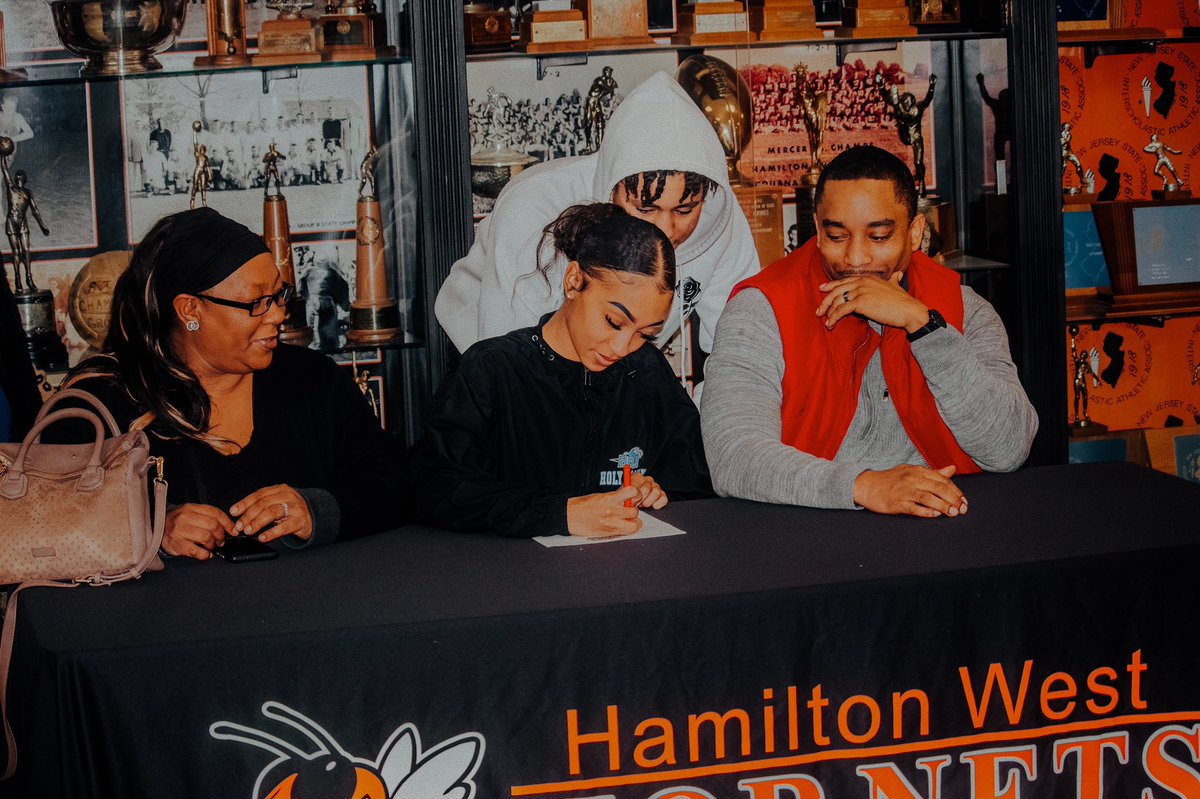 Congratulations Mikayla Hall I’m so proud of you!!!! Can’t wait to see you run track in college at Holy Family U 🧡🖤