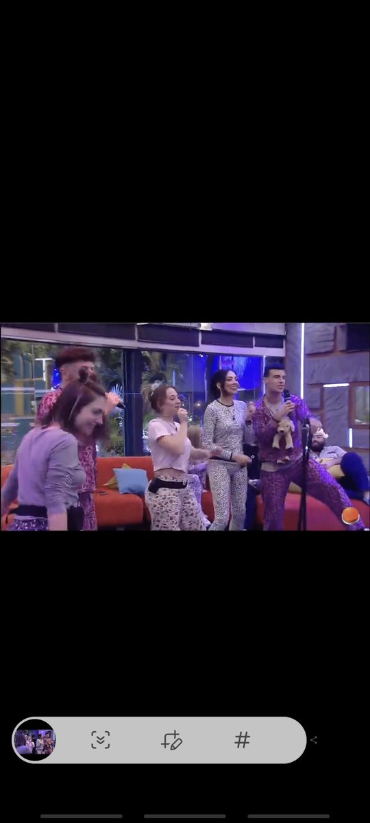 LauraPocahs's tweet photo. No es posible si mal rollo.
Sin ella....mira que mal se lo pasan
#Secret8M
#Secret9M https://t.co/Vs7qi70dfk