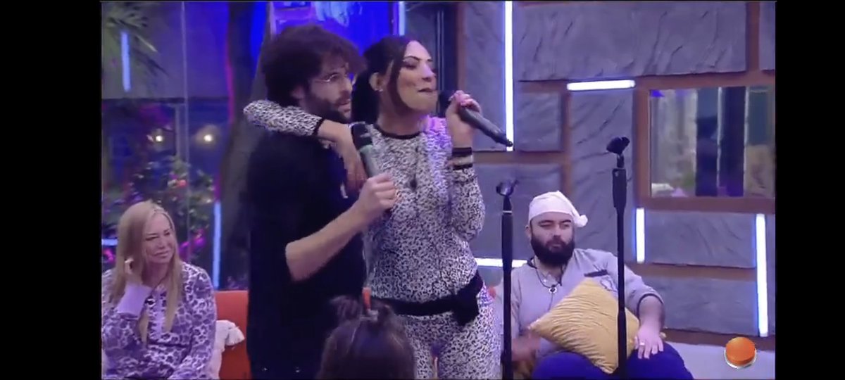 LauraPocahs's tweet photo. No es posible si mal rollo.
Sin ella....mira que mal se lo pasan
#Secret8M
#Secret9M https://t.co/Vs7qi70dfk