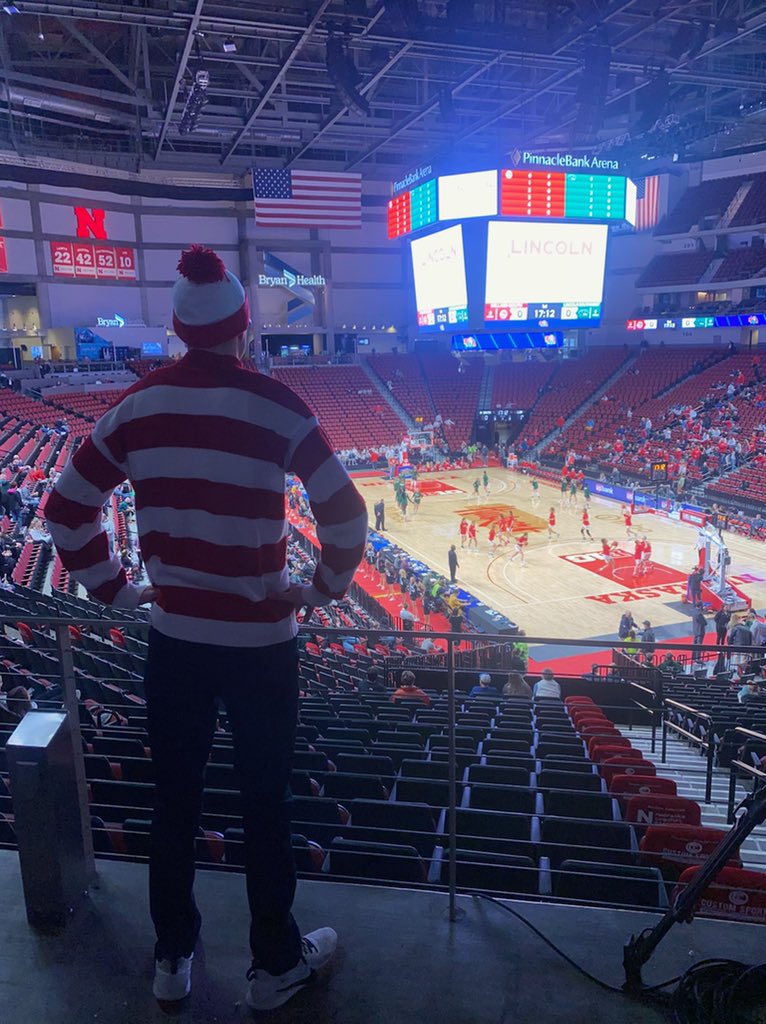 Barstool(BOYS BASKETBALL CHAMPS)HAWKS tweet media