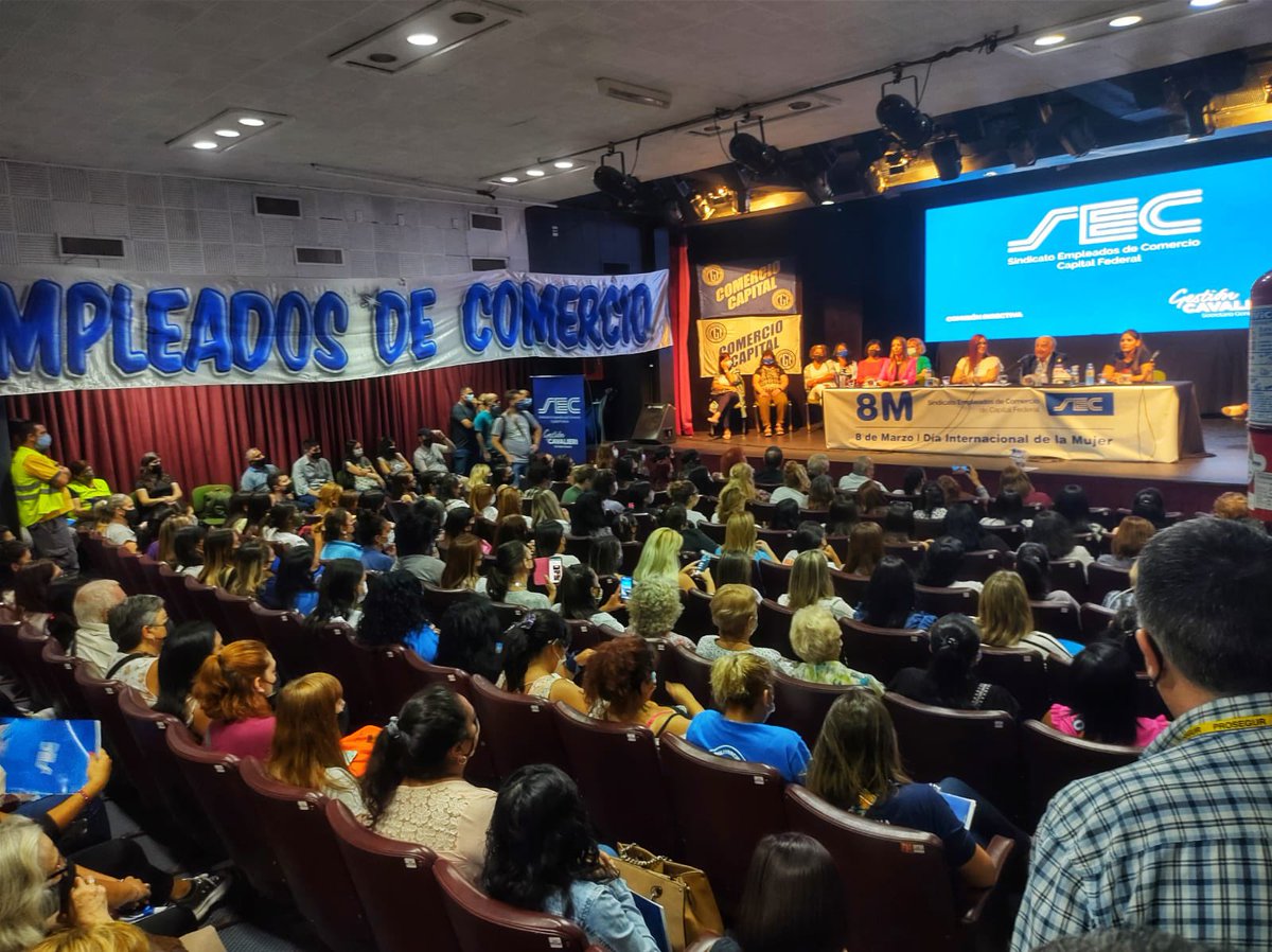 Rociotweet's tweet photo. 🙋🏽‍♀️💪🏽💜Estuvimos presentes en la jornada dl #DiaInternacionalDeLaMujerTrabajadora, junto a cientos de compañeras,delegadas,militantes y activistas en donde reafirmamos nuestro compromiso y nuestra lucha para construir una sociedad libre de violencia y discriminación. https://t.co/pECAcIwbcW