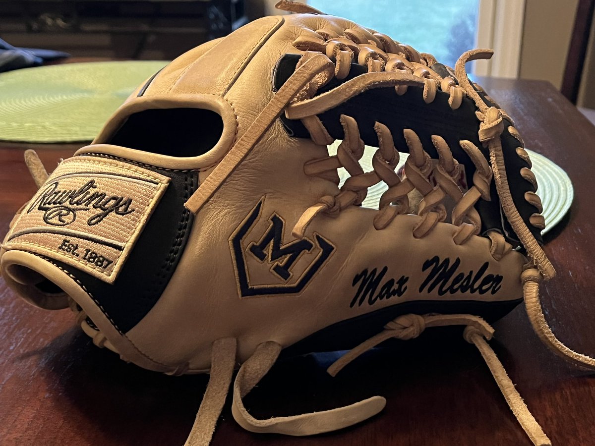 Huge thanks to <a href="/MidlandBraves/">Midland Baseball Cincinnati Premier</a> @Midland_Redskin and <a href="/RawlingsSports/">Rawlings Baseball</a> for this slick new glove!