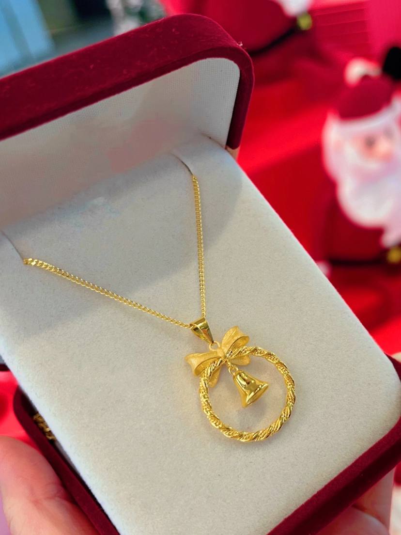 Augustllo's tweet image. After a busy day at work, I always treat myself.