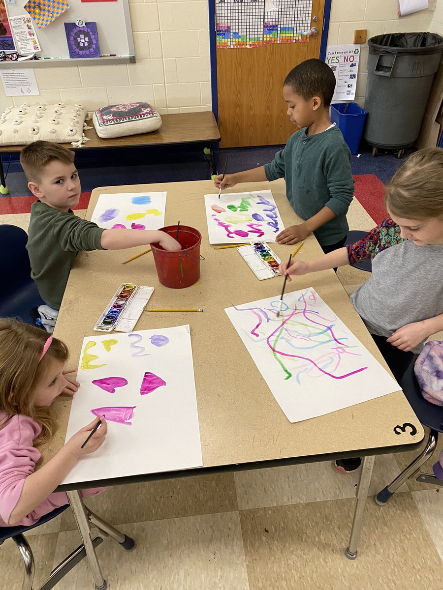 MrsJLierly's tweet photo. Listening to classical music and using color to abstract paint. Future artists in action💜 @ArtwithMissG @MissJud_Kinder #CVBetterTogether #Creekvw_tweets #middierising https://t.co/MN9xsxVlVc