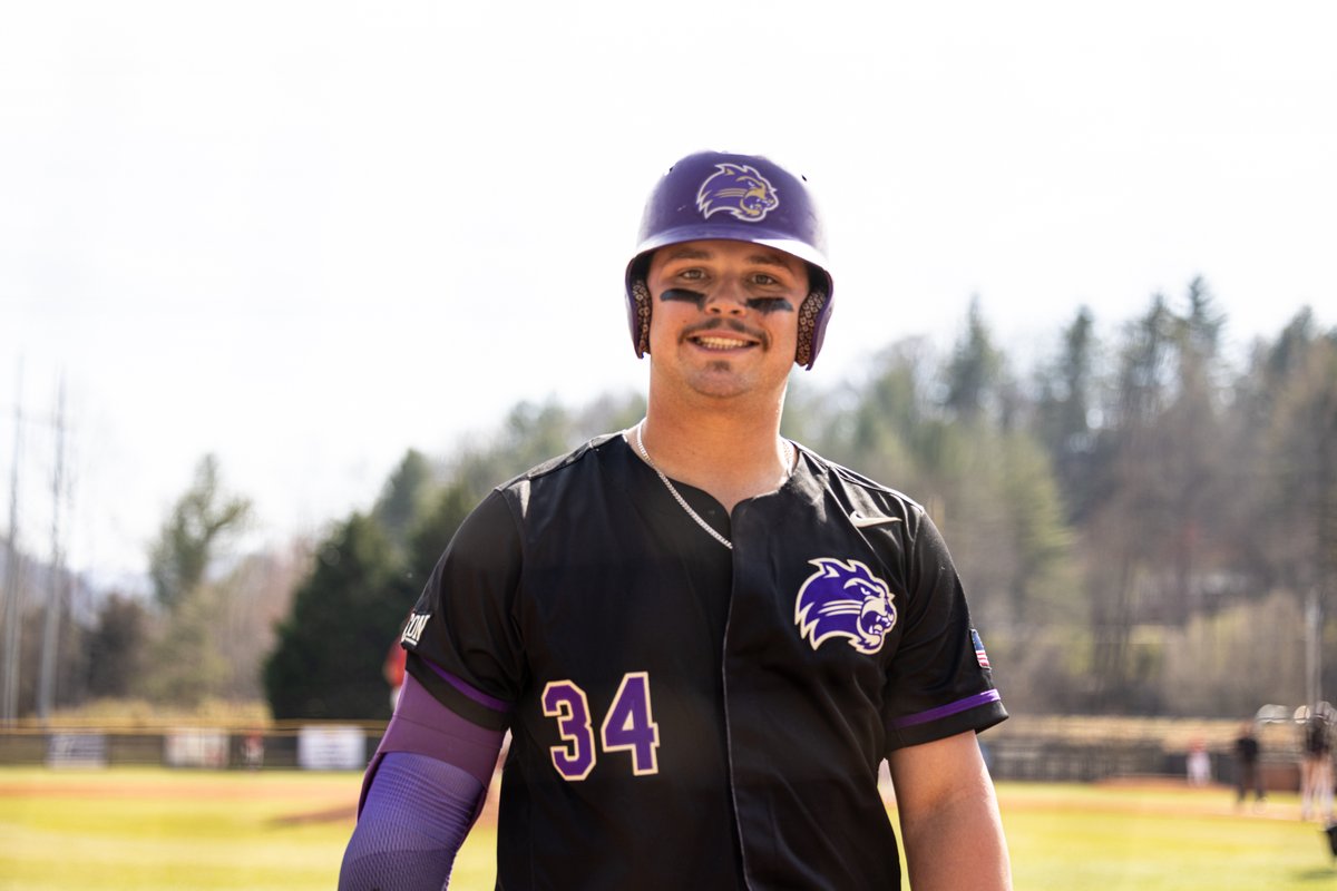 CatamountBSB's tweet photo. HOME RUN!!! Drew Needham with a two-run homer to right-center puts the Catamounts up four, 6-2, in the top of the 5th inning! #GoodbyeMrRawlings https://t.co/7BBCGARm3E