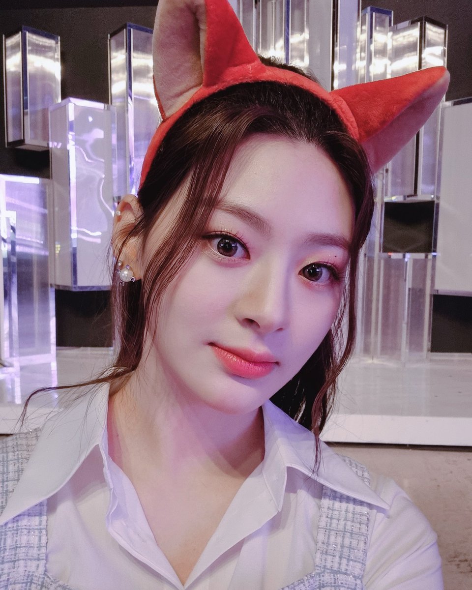 picseeun's tweet photo. show champion update https://t.co/aDzAXi9y2P