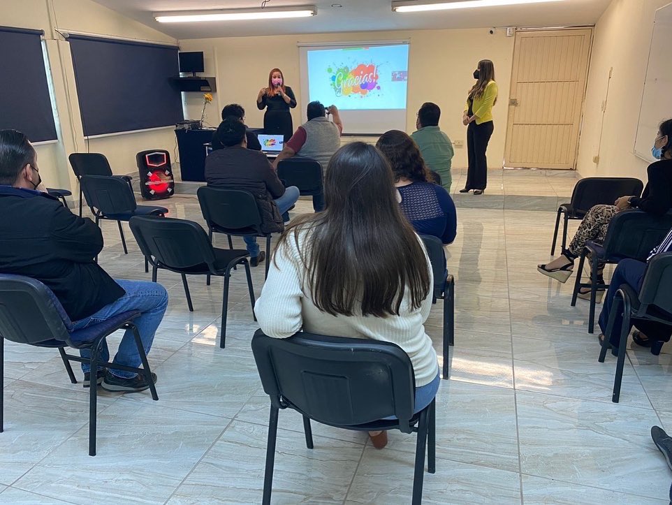 Uasvirtual_'s tweet photo. Conferencia “La mujer para un mañana sostenible” por la Dra. Mireya Ramos Sámano, pueden ir a verla a nuestro Facebook https://t.co/oMhyKV5Agj 🙌🏻✨
#sursumversus🦅 #uasvirtual #uas https://t.co/q4FBwGpKpN