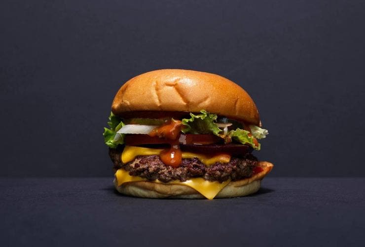 MaximusCampers's tweet photo. SYDNEY'S BEST CHEAP EATS!
This is #fastfood done by #celebritychef #NeilPerry.
This is not only the cheapest way to sample his #famousfood, it is one of the #besttasting #bestvalue things you will find between two slices of #bread. #BurgerProject is all about #provenance. https://t.co/tlkd52yNWe