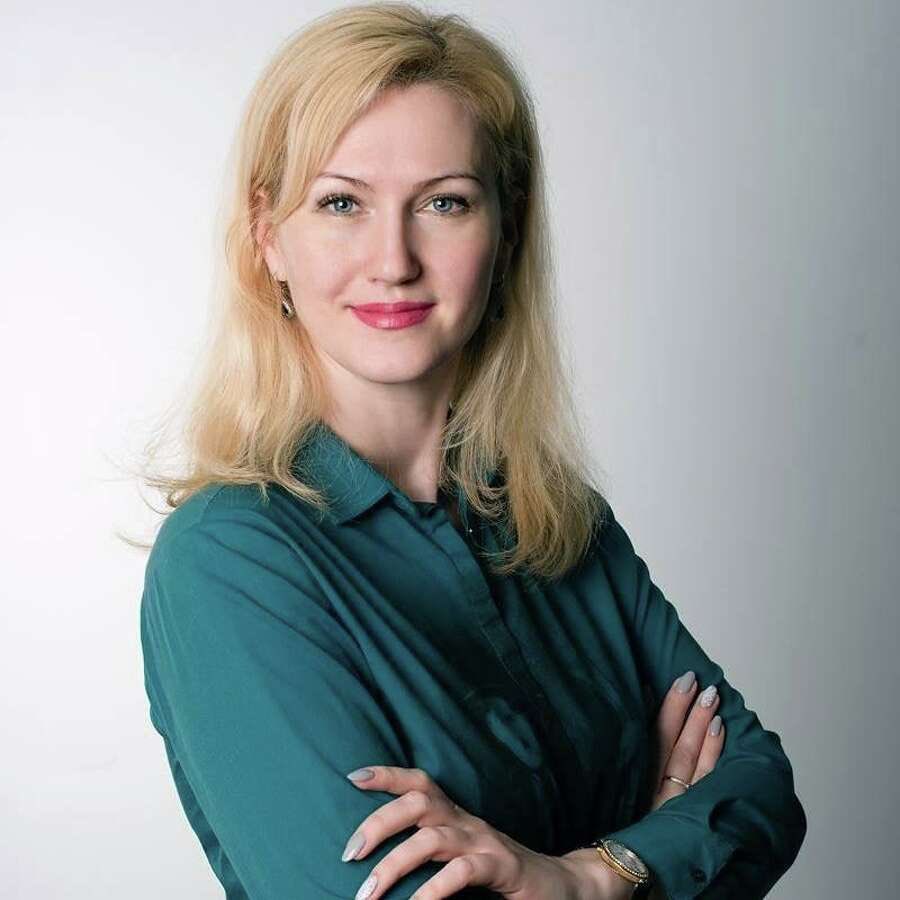This is Tatiana Pereneinis, the chief accountant of Palo Alto startup SE Ranking. 

She was killed along with her daughter, Alise, 9, and son, Nikita, 18, who were killed by Russian forces as they tried to flee the town of Irpin, a suburb about 15 minutes from Kyiv.