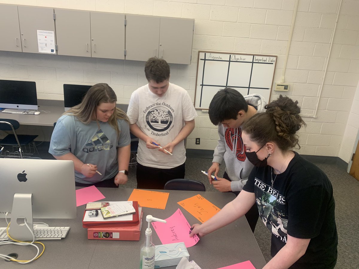 mazzcj's tweet photo. Sixth graders in Tupper Lake participate in Medical Career STEM day.  Tupper Lake upperclassman are mentor trained. Supporting a culture of college and career readiness! @BrilliantCFES @tupperlakecsd https://t.co/Vm1iTjtQwI