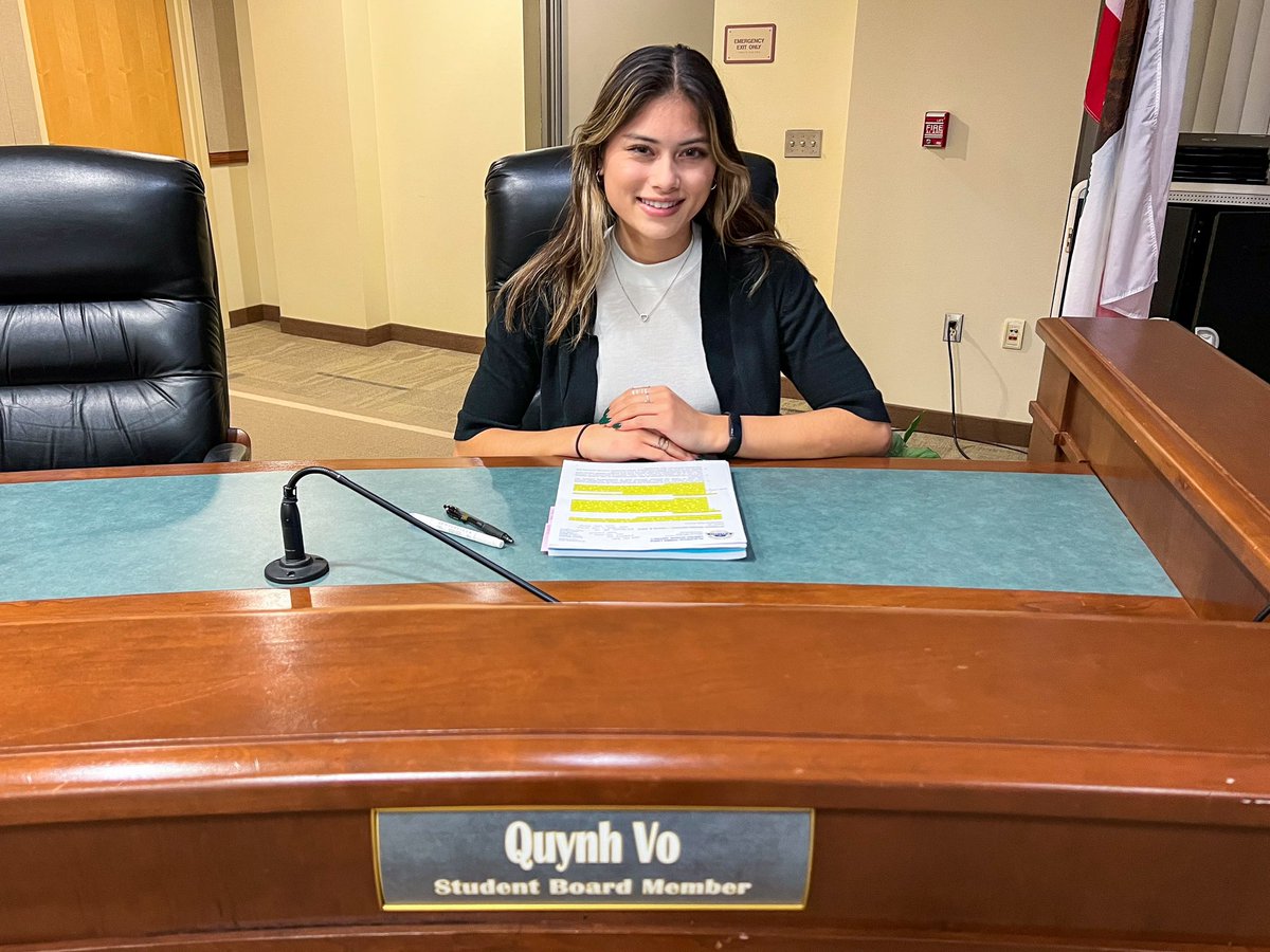 Say hello to this semester’s #PYLUSD Student Board Member, Quynh Vo, from <a href="/EsperanzaAztecs/">Esperanza Aztecs</a>! 👋 In February, Quynh took her Oath of Office to serve during the second semester of the 2021-2022 school year. 

Read more about Quynh at goodnews.pylusd.org/?p=20982.