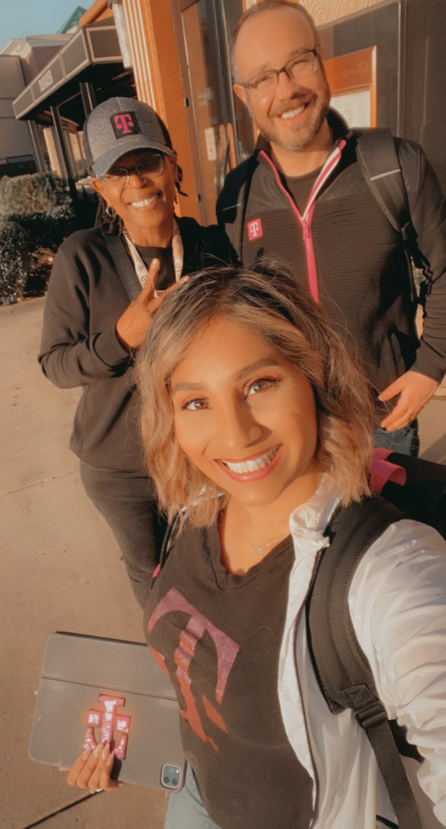 Had a great and insightful day during our TPR Ride Along with our COR DM and Verge DM! #oneteamtogether @Karenthesprint1 @VergeMobileTPR @Riekeberg205 @cjgreentx