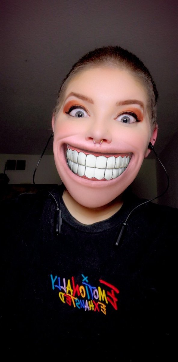 starcaller_'s tweet photo. GUESS WHO HAD A GOVERMENT MENTAL EVALUATION TODAY
IT WAS AWFUL BUT OH BOY, LOOK AT THAT SMILE. HAHAAHHAH I'M FINE, NOTHING TRAUMATIC OCCURRED TODAY. ALL IS JUST PeAcHy! 😀 #bpd #bpdchat #phillyd #defranco #emotionaldamage #emotionallyexhausted https://t.co/8oGIUfC1PO