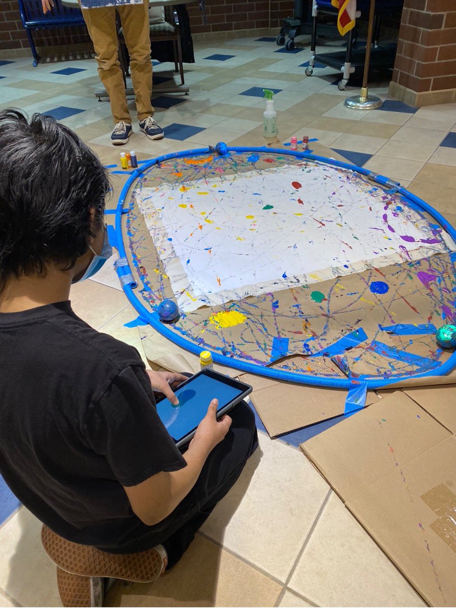 MaryWitteSLP's tweet photo. A group of District 34 Attea Middle School students engaged in a collaborative project to code and remotely control #Sphero #robots in order to paint an original work of art! 🧑🏼‍🎨🎨 #AtteaFlyers #WeAreD34 https://t.co/nlQw9kkP85