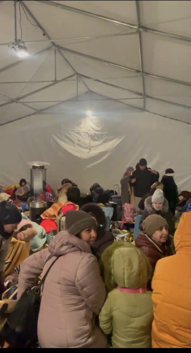LauraBukavinaMD's tweet photo. Volunteers #Medyka border work around the clock 24/7 since the beginning of the invasion .. all pro Bono , from all over the world . Setting up warming camps , passing out food and providing medical care #NoToWar https://t.co/Wv7ea9xkWt
