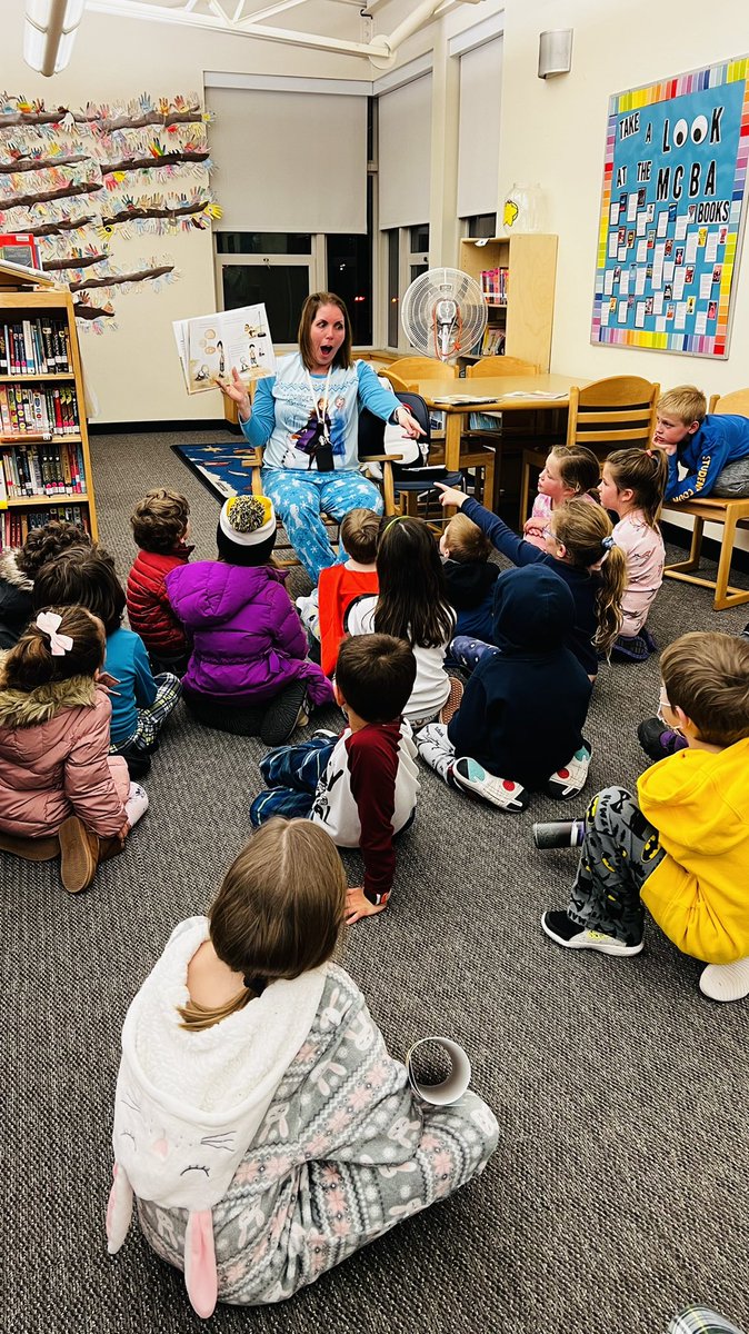 Reading Under the Stars has some AMAZING super stars reading!  What an amazing night!! <a href="/BarrowsSchool/">Barrows Elementary School</a>