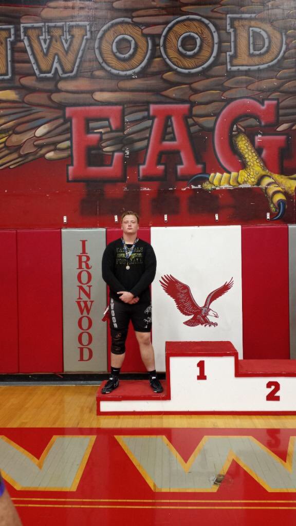 GiantZach's tweet photo. Took third in sectionals 🥉 https://t.co/xe3aczsRev
